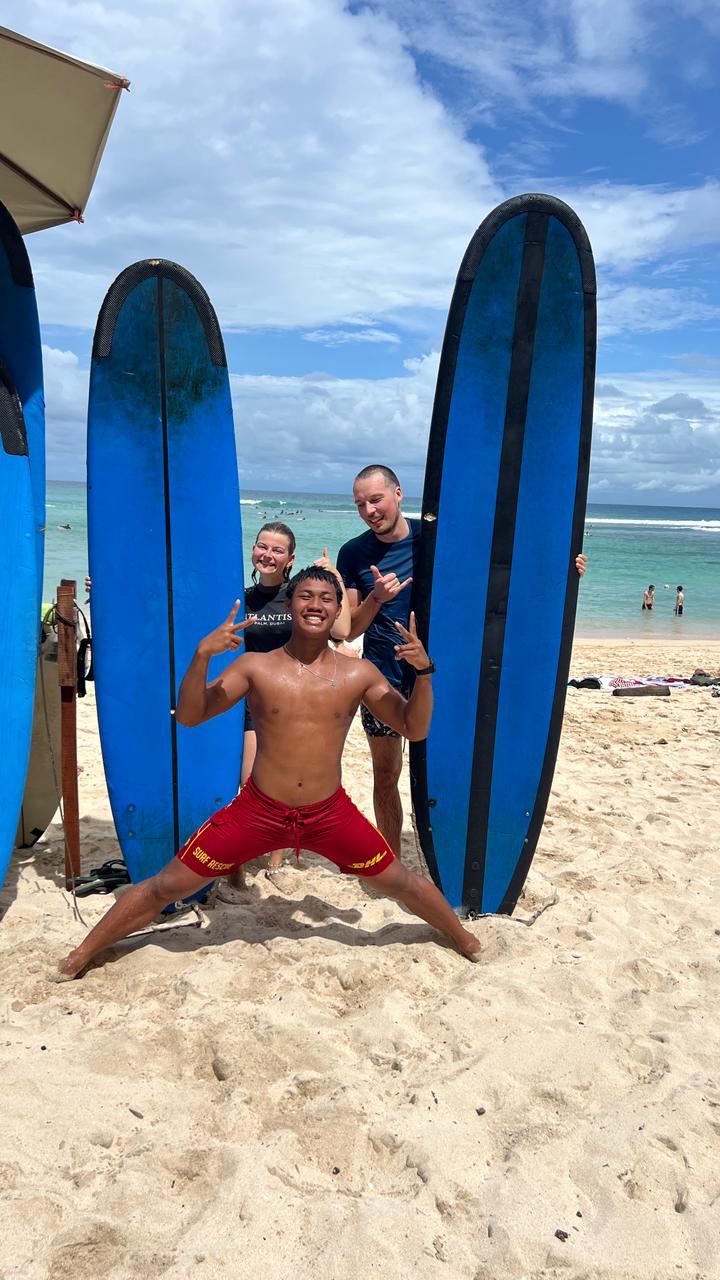 Group surf lesson